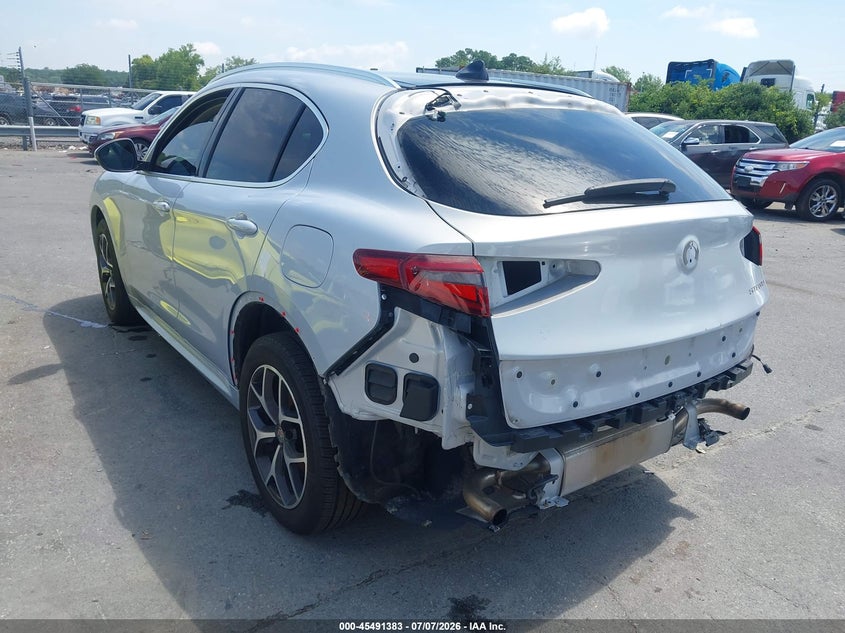 2021 Alfa romeo Stelvio VIN ZASPAKBNXM7D14257 IAAI salvage auction — REAR END, Salvage (North Carolina), sold $9,100 on 2026-09-08 (photo 3)