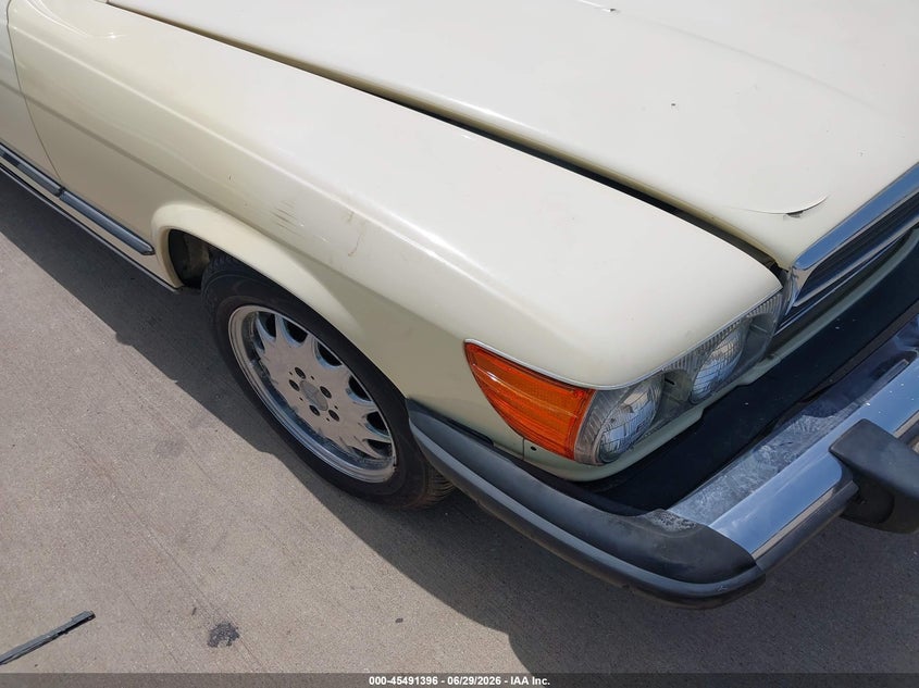 1983 Mercedes-benz 380 VIN WDBBA45A5DB028190 IAAI salvage auction — NORMAL WEAR, Original (Texas), sold $3,100 on 2026-07-24 (photo 6)