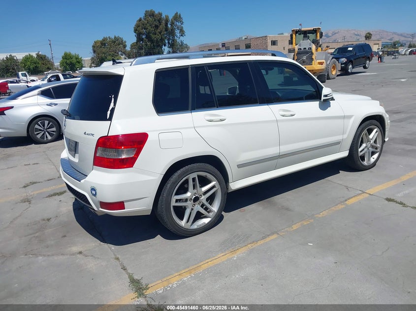 2011 Mercedes-benz Glk-klasse VIN WDCGG8HB0BF532471 IAAI salvage auction — NORMAL WEAR, Clear - Dealer Only (California), sold $1,850 on 2026-07-06 (photo 4)