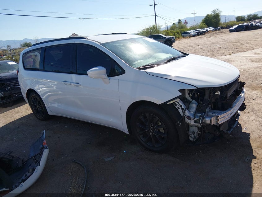 2019 Chrysler Pacifica VIN 2C4RC1EG1KR575940 IAAI salvage auction — ENGINE DAMAGE, Salvage (Arizona), sold $3,000 on 2026-07-11 (photo 1)