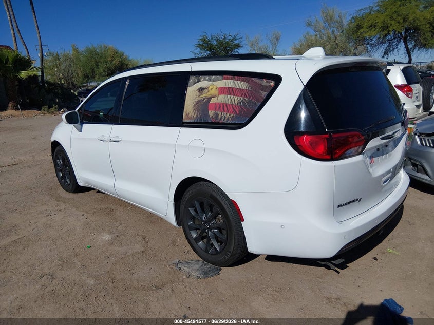 2019 Chrysler Pacifica VIN 2C4RC1EG1KR575940 IAAI salvage auction — ENGINE DAMAGE, Salvage (Arizona), sold $3,000 on 2026-07-11 (photo 3)