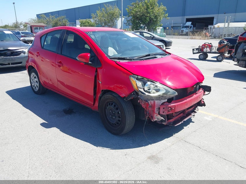 2016 Toyota Prius c VIN JTDKDTB33G1131675 IAAI salvage auction — RIGHT FRONT, Salvage Title, sold $1,800 on 2026-07-20 (photo 1)