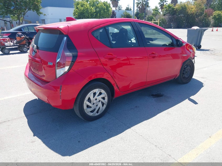 2016 Toyota Prius c VIN JTDKDTB33G1131675 IAAI salvage auction — RIGHT FRONT, Salvage Title, sold $1,800 on 2026-07-20 (photo 4)