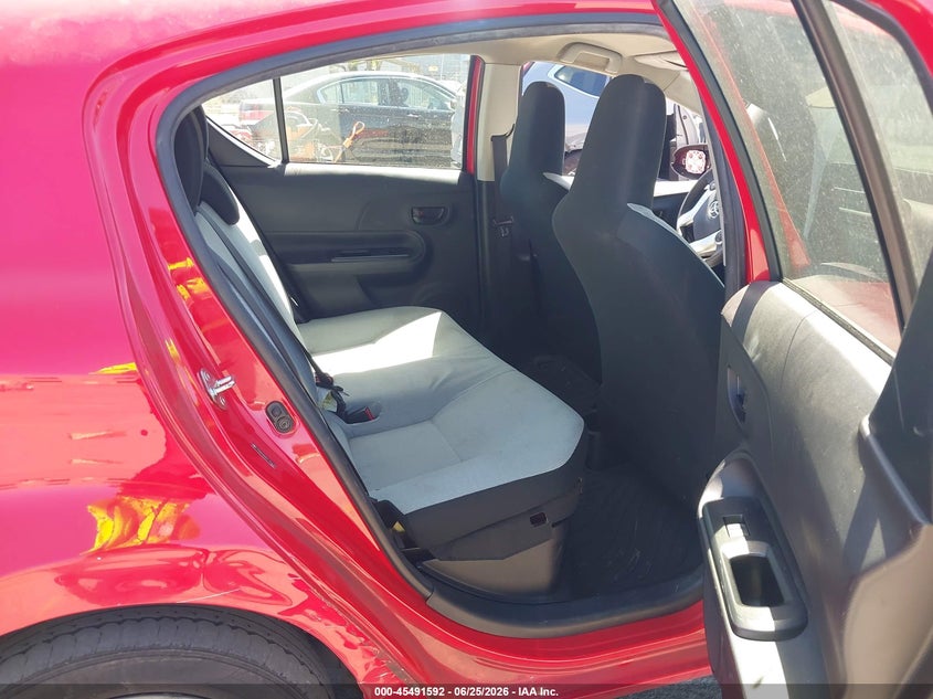 2016 Toyota Prius c VIN JTDKDTB33G1131675 IAAI salvage auction — RIGHT FRONT, Salvage Title, sold $1,800 on 2026-07-20 (photo 8)