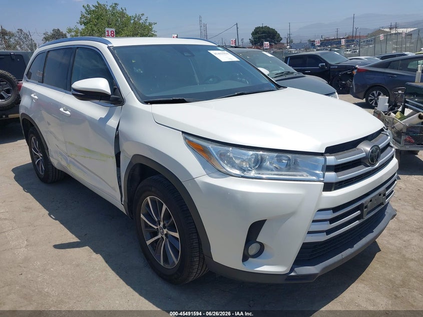 2018 Toyota Highlander VIN 5TDKZRFH5JS538742 IAAI salvage auction — LEFT FRONT, Salvage (California), sold $9,150 on 2026-07-15 (photo 1)