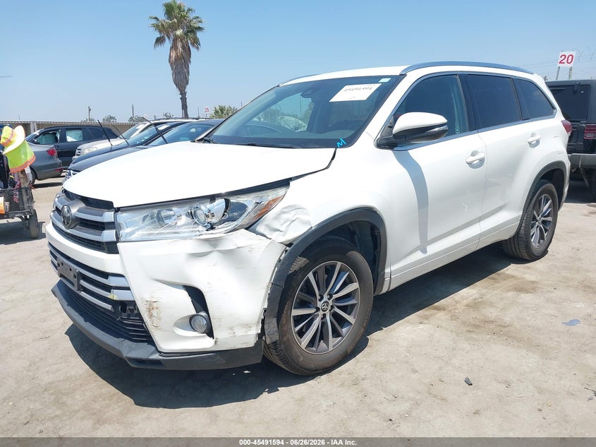 2018 Toyota Highlander VIN 5TDKZRFH5JS538742 IAAI salvage auction — LEFT FRONT, Salvage (California), sold $9,150 on 2026-07-15 (photo 2)