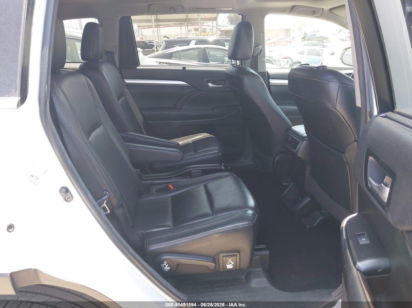 2018 Toyota Highlander VIN 5TDKZRFH5JS538742 IAAI salvage auction — LEFT FRONT, Salvage (California), sold $9,150 on 2026-07-15 (photo 8)
