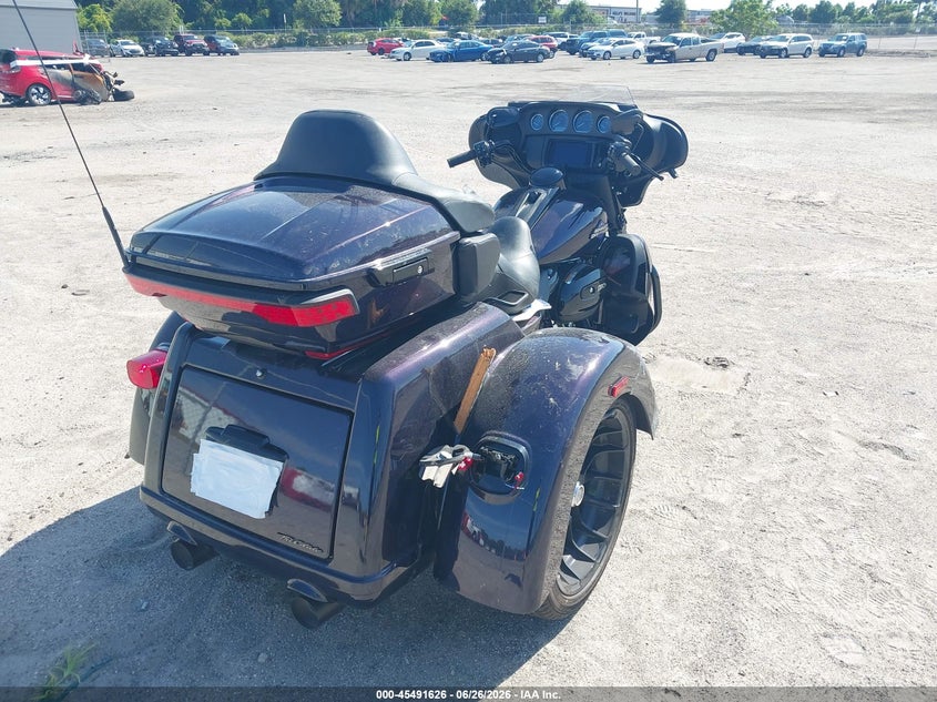 2025 Harley-davidson Tri glide ultra VIN 1HD1MAF11SB857089 IAAI salvage auction — ALL OVER, Rebuildable (Florida), sold $14,800 on 2026-08-18 (photo 4)