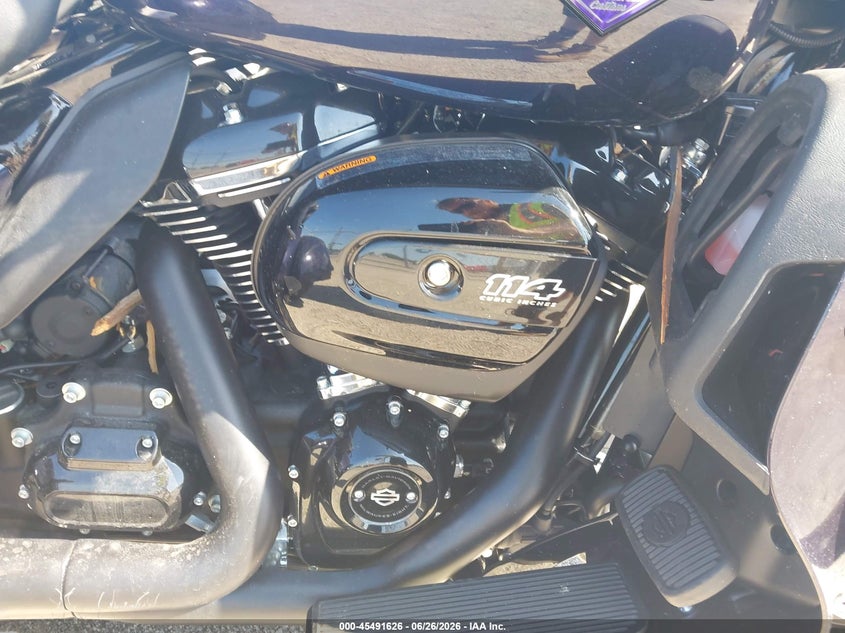 2025 Harley-davidson Tri glide ultra VIN 1HD1MAF11SB857089 IAAI salvage auction — ALL OVER, Rebuildable (Florida), sold $14,800 on 2026-08-18 (photo 8)