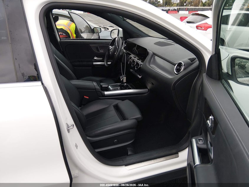 2022 Mercedes-benz Gla-klasse VIN W1N4N4GB5NJ416394 IAAI salvage auction — LEFT SIDE, Salvage (California), sold $10,500 on 2026-07-29 (photo 5)