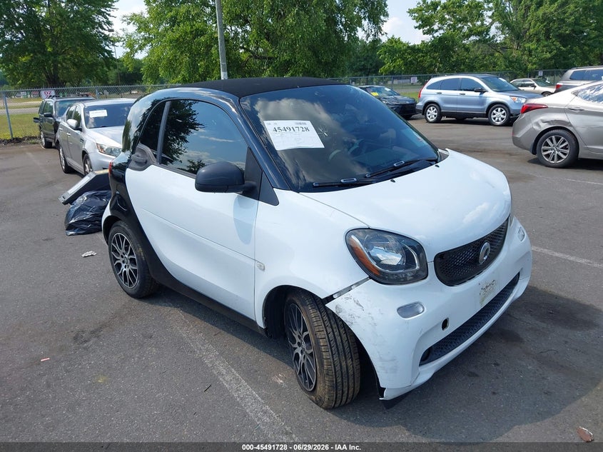 2017 Smart Fortwo VIN WMEFJ5DA6HK171974 IAAI salvage auction — SIDE, Wait Title, sold $750 on 2026-09-04 (photo 1)