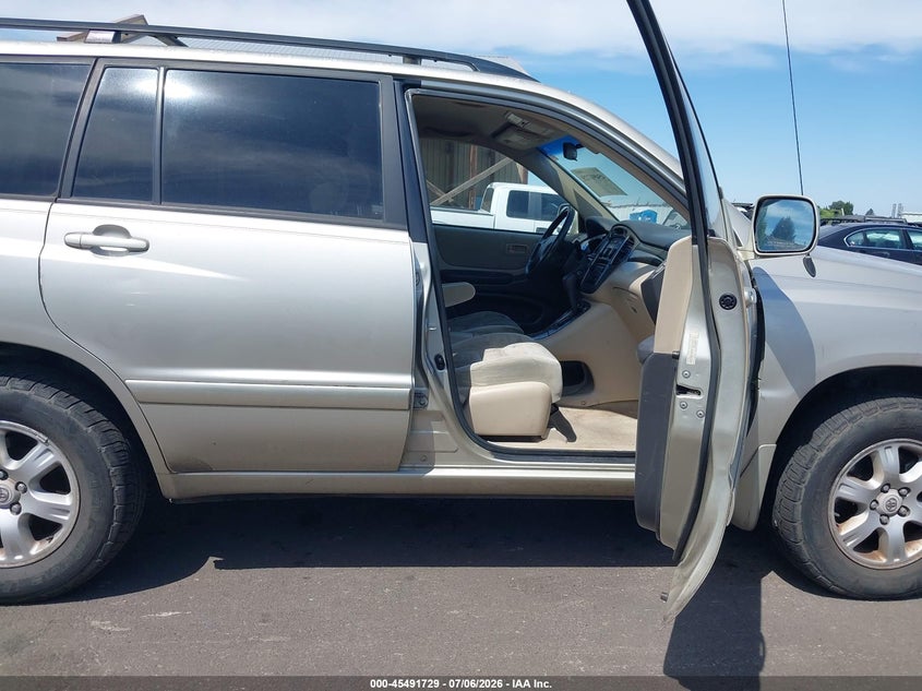 2003 Toyota Highlander VIN JTEHF21A430101398 IAAI salvage auction — NORMAL WEAR, Peddle Clear Public-Restricted (Oregon), sold $500 on 2026-07-28 (photo 5)