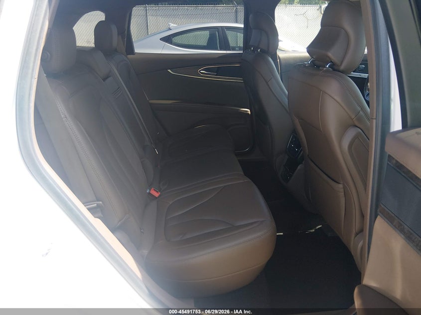 2017 Lincoln Mkx VIN 2LMPJ6LR2HBL40673 IAAI salvage auction — RIGHT FRONT, Salvage (Mississippi), sold $1,650 on 2026-07-29 (photo 8)