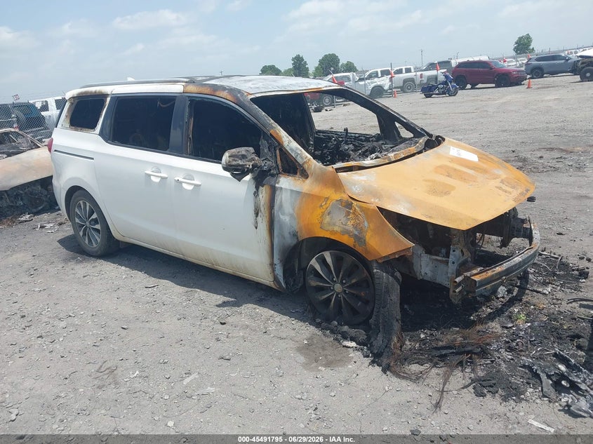 2017 Kia SEDONA VIN KNDMC5C10H6329655 IAAI salvage auction — ENGINE BURN, Parts Only (Arkansas), sold $100 on 2026-07-29 (photo 1)