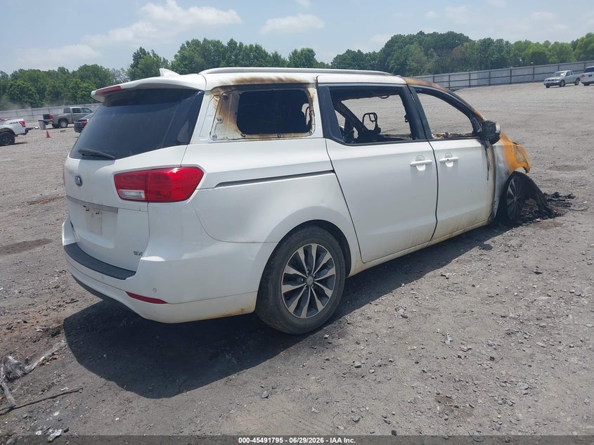 2017 Kia SEDONA VIN KNDMC5C10H6329655 IAAI salvage auction — ENGINE BURN, Parts Only (Arkansas), sold $100 on 2026-07-29 (photo 4)