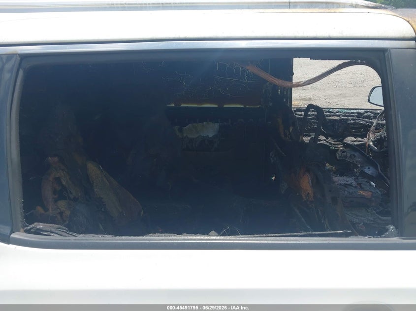 2017 Kia SEDONA VIN KNDMC5C10H6329655 IAAI salvage auction — ENGINE BURN, Parts Only (Arkansas), sold $100 on 2026-07-29 (photo 8)