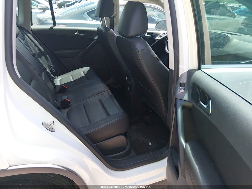 2015 Volkswagen Tiguan VIN WVGAV7AX3FW505042 IAAI salvage auction — NORMAL WEAR, Original (Texas), sold $1,400 on 2026-07-29 (photo 8)
