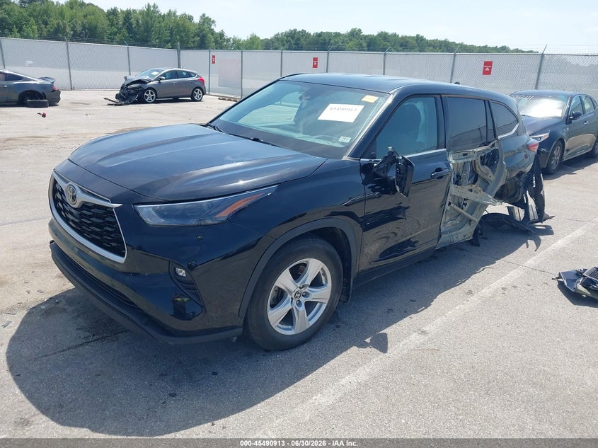 2022 Toyota Highlander VIN 5TDBZRBH9NS594890 IAAI salvage auction — SIDE, Salvage (Indiana), sold $9,600 on 2026-07-26 (photo 2)
