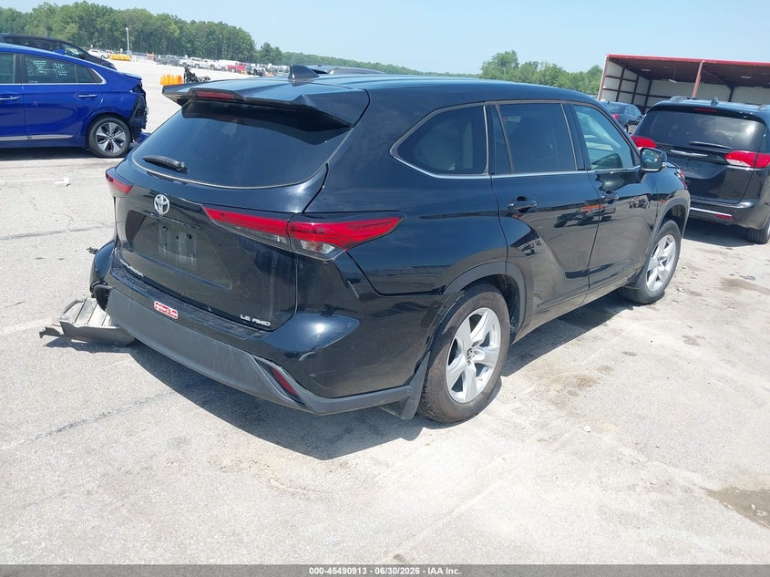 2022 Toyota Highlander VIN 5TDBZRBH9NS594890 IAAI salvage auction — SIDE, Salvage (Indiana), sold $9,600 on 2026-07-26 (photo 4)