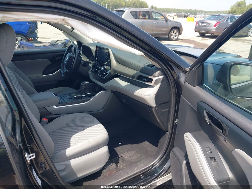 2022 Toyota Highlander VIN 5TDBZRBH9NS594890 IAAI salvage auction — SIDE, Salvage (Indiana), sold $9,600 on 2026-07-26 (photo 5)