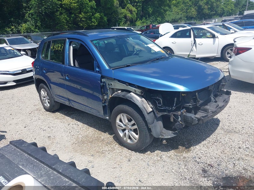 2017 Volkswagen Tiguan VIN WVGAV7AX0HK033084 IAAI salvage auction — FRONT END, Salvage Title, sold $1,800 on 2026-07-31 (photo 1)