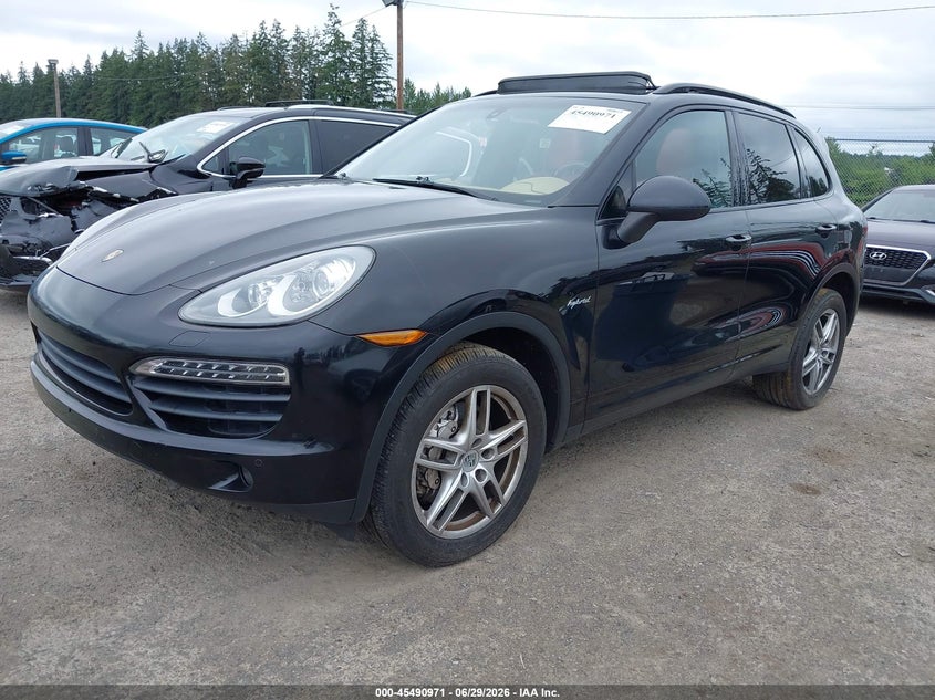 2012 Porsche Cayenne VIN WP1AE2A22CLA93865 IAAI salvage auction — NORMAL WEAR, Clear (Washington), sold $1,450 on 2026-07-29 (photo 2)