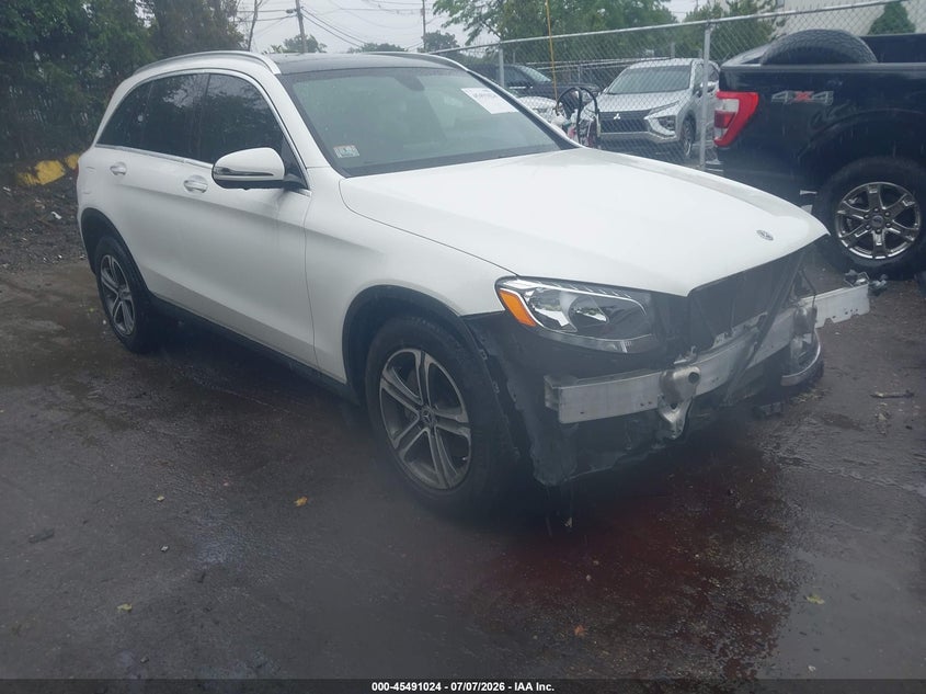 2019 Mercedes-benz Glc VIN WDC0G4KBXKV190262 IAAI salvage auction — FRONT END, Salvage Title, sold $9,400 on 2026-08-14 (photo 1)