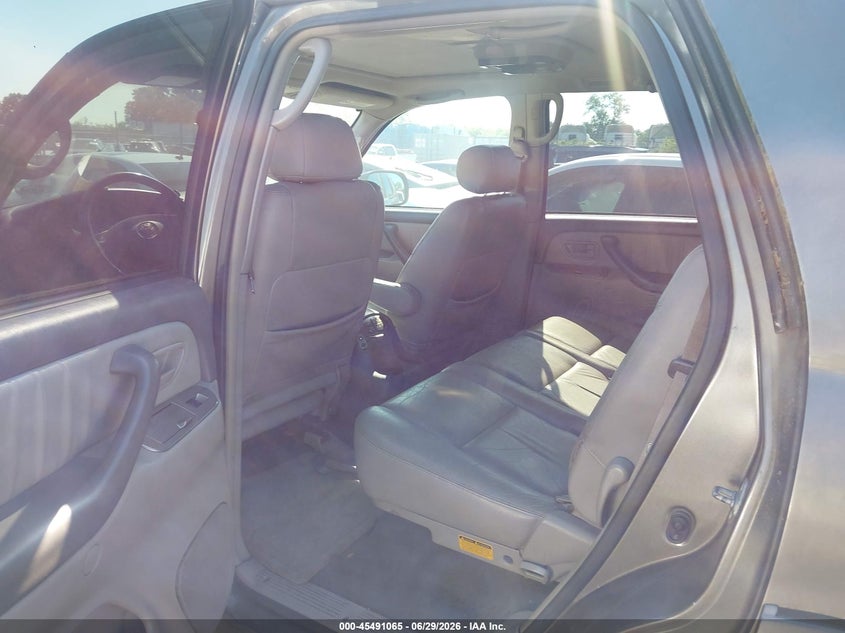 2004 Toyota Sequoia VIN 5TDBT48A24S216536 IAAI salvage auction — NORMAL WEAR, Clear-Dealer Only (North Carolina), sold $1,550 on 2026-07-13 (photo 8)