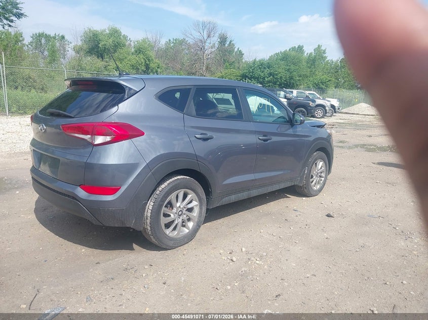 2017 Hyundai Tucson VIN KM8J23A47HU445269 IAAI salvage auction — FRONT END, Clear (Wisconsin), sold $2,900 on 2026-07-30 (photo 4)