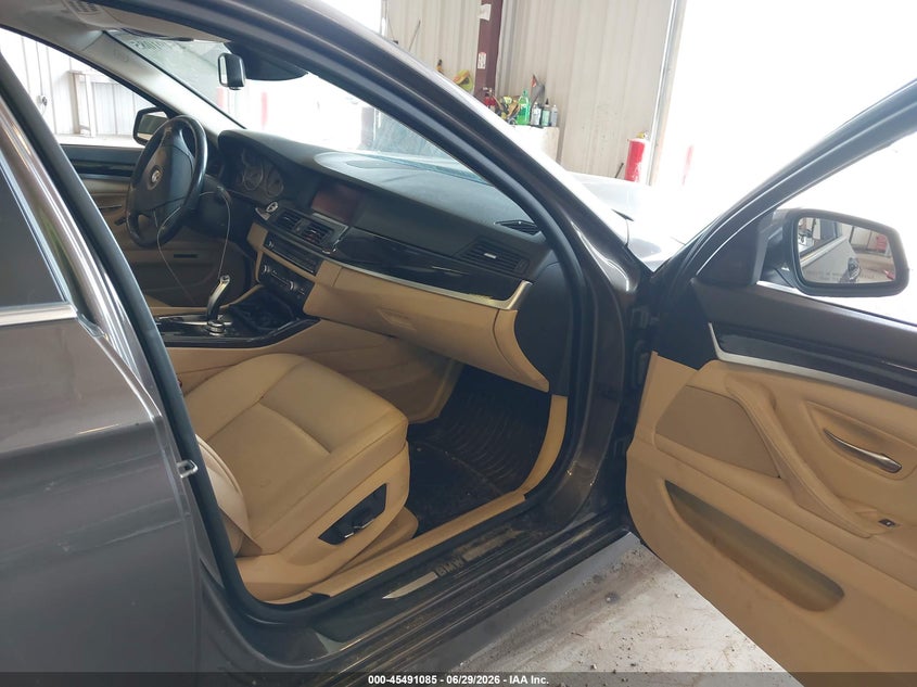 2011 BMW 5 series VIN WBAFU7C53BC876784 IAAI salvage auction — NORMAL WEAR, Clear (Michigan), sold $550 on 2026-07-28 (photo 5)