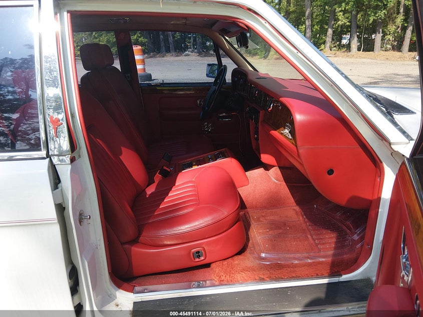 1993 Rolls-royce Silver spirit VIN SCAZS02D1PCX46510 IAAI salvage auction — NORMAL WEAR, Clear (Virginia), sold $6,950 on 2026-07-27 (photo 5)