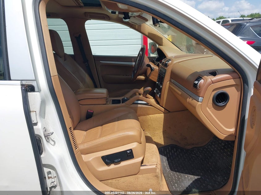 2010 Porsche Cayenne VIN WP1AA2APXALA01227 IAAI salvage auction — NORMAL WEAR, Clear (Alabama), sold $675 on 2026-07-20 (photo 5)