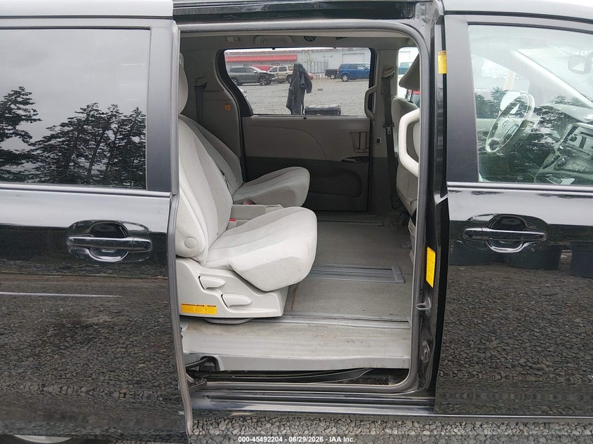 2013 Toyota Sienna VIN 5TDKK3DC0DS307096 IAAI salvage auction — FRONT & REAR, Bill Of Sale (Washington), sold $1,250 on 2026-07-22 (photo 8)