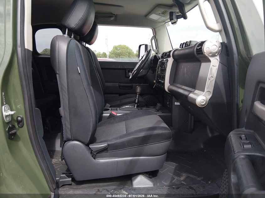 2010 Toyota Fj cruiser VIN JTEBU4BF5AK074201 IAAI salvage auction — LEFT FRONT, Salvage (Kansas), sold $7,400 on 2026-07-26 (photo 5)