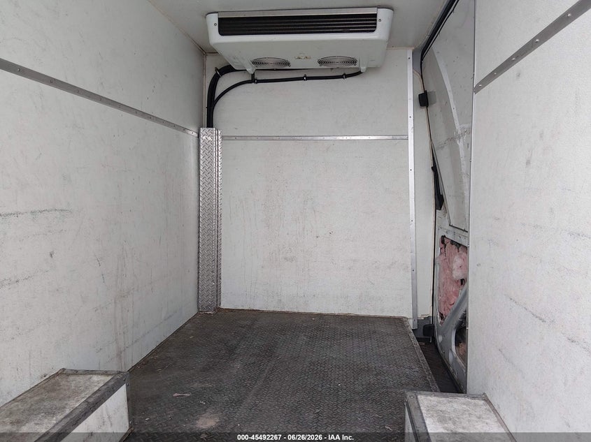 2015 Mercedes-benz Sprinter VIN WD3PF3CC5FP100285 IAAI salvage auction — NORMAL WEAR, Clear (Illinois), sold $25 on 2026-07-29 (photo 6)
