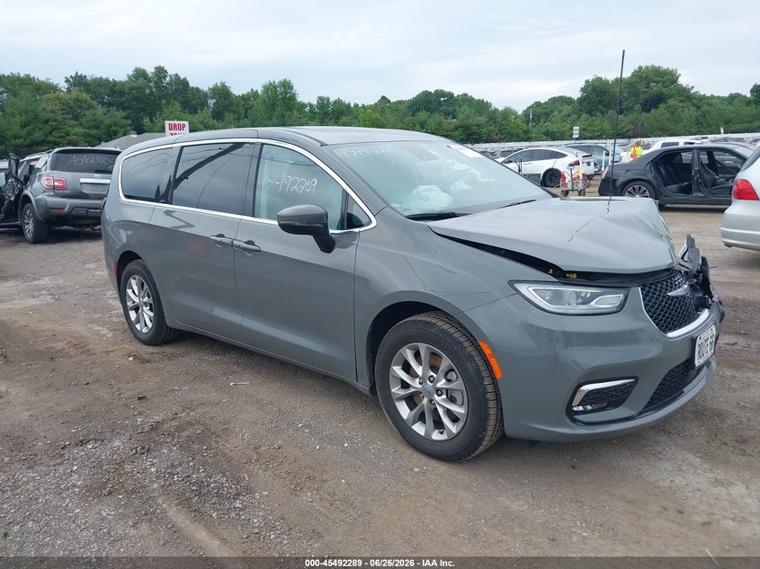 2023 Chrysler Pacifica VIN 2C4RC3BG4PR573283 IAAI salvage auction — FRONT END, Salvage Title, sold $8,400 on 2026-07-30 (photo 1)