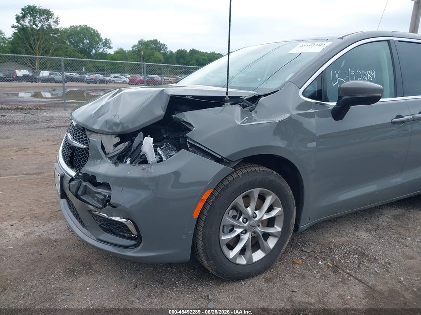 2023 Chrysler Pacifica VIN 2C4RC3BG4PR573283 IAAI salvage auction — FRONT END, Salvage Title, sold $8,400 on 2026-07-30 (photo 6)