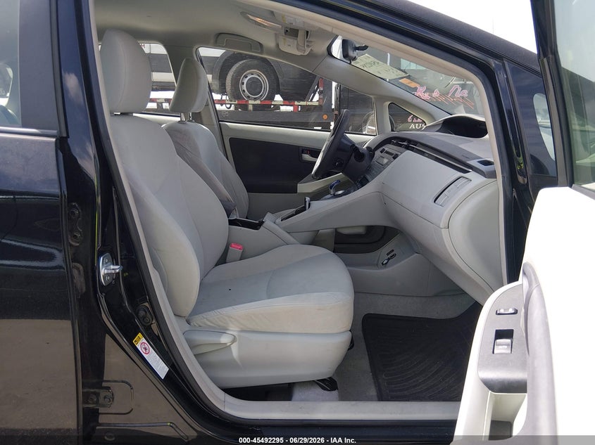 2011 Toyota Prius VIN JTDKN3DU5B1410766 IAAI salvage auction — REAR END, Salvage (Texas), sold $400 on 2026-07-21 (photo 5)