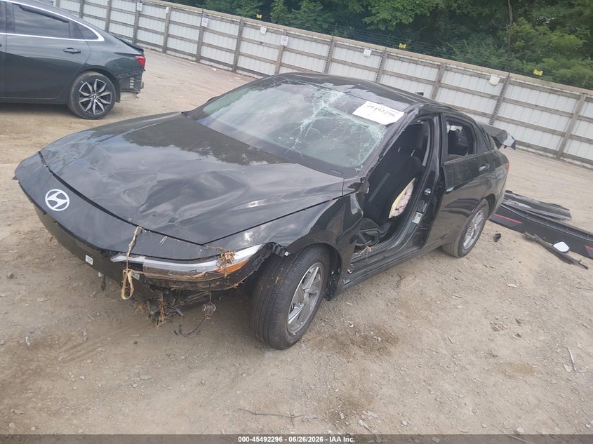 2026 Hyundai Elantra VIN KMHLL4DG2TU171425 IAAI salvage auction — ROLLOVER, Wait Title, sold $1,700 on 2026-08-29 (photo 2)