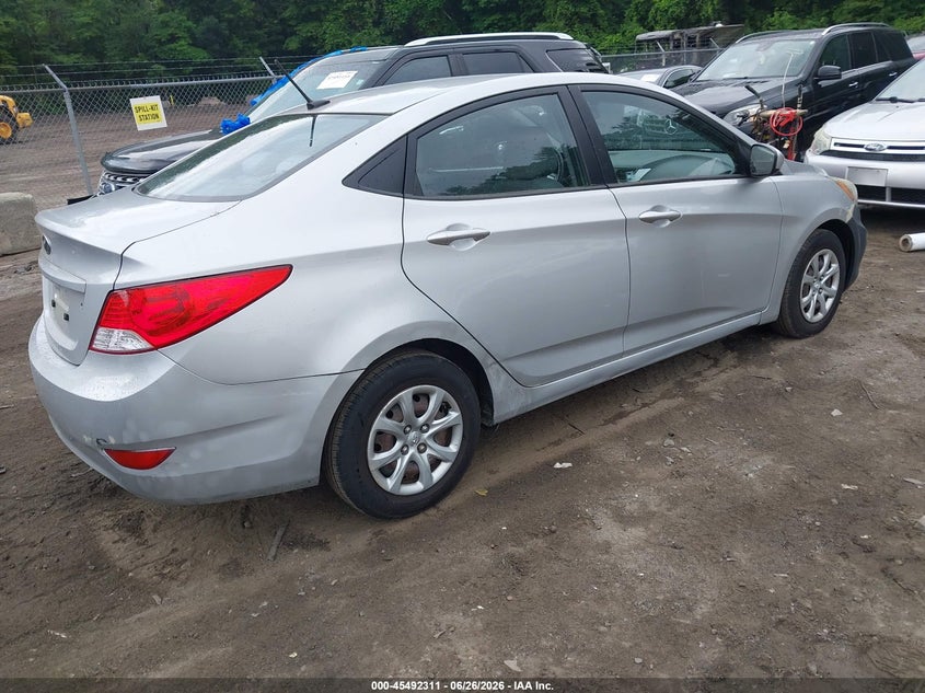 2014 Hyundai Accent VIN KMHCT4AE6EU640084 IAAI salvage auction — NORMAL WEAR, Clear (Massachusetts), sold $375 on 2026-07-28 (photo 4)