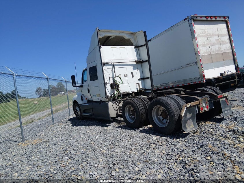 2018 International Lt VIN 3HSDZAPR3JN249393 IAAI salvage auction — REPOSSESSION, Dealer (Iowa), sold $75 on 2026-07-29 (photo 3)
