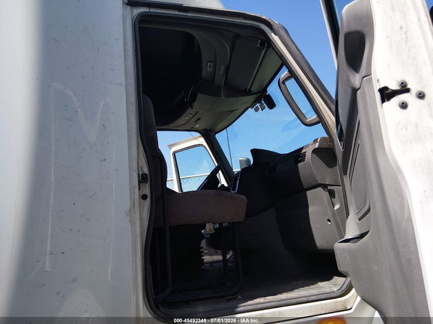 2018 International Lt VIN 3HSDZAPR3JN249393 IAAI salvage auction — REPOSSESSION, Dealer (Iowa), sold $75 on 2026-07-29 (photo 6)