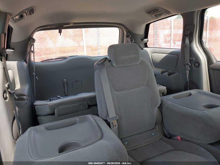 2006 Toyota Sienna VIN 5TDZA23C86S453813 IAAI salvage auction — NORMAL WEAR, Clear - Dealer Only (California), sold $725 on 2026-07-14 (photo 8)