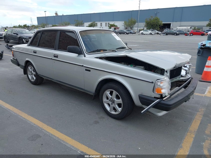 1987 Volvo 240 series VIN YV1AX8847H1229586 IAAI salvage auction — FRONT END, Salvage (Arizona), sold $275 on 2026-07-29 (photo 1)