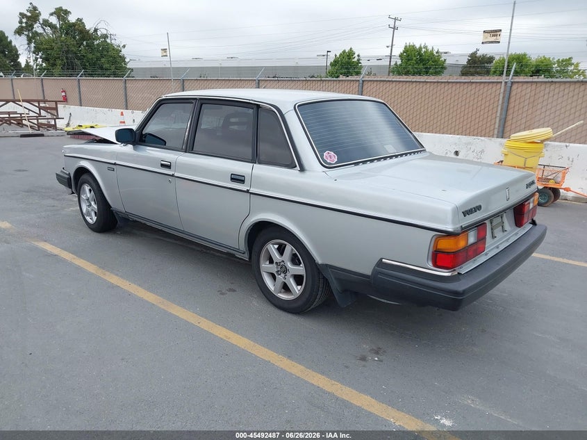 1987 Volvo 240 series VIN YV1AX8847H1229586 IAAI salvage auction — FRONT END, Salvage (Arizona), sold $275 on 2026-07-29 (photo 3)
