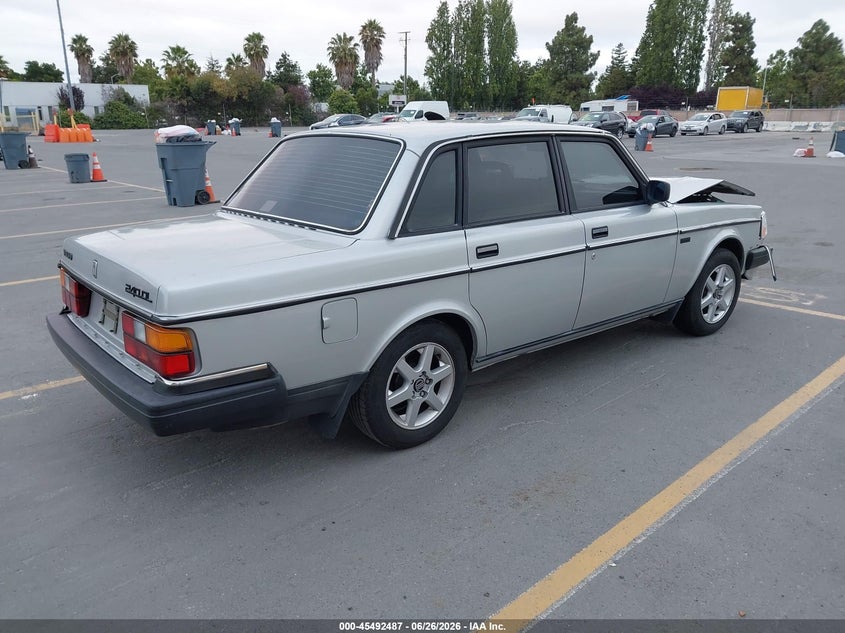 1987 Volvo 240 series VIN YV1AX8847H1229586 IAAI salvage auction — FRONT END, Salvage (Arizona), sold $275 on 2026-07-29 (photo 4)