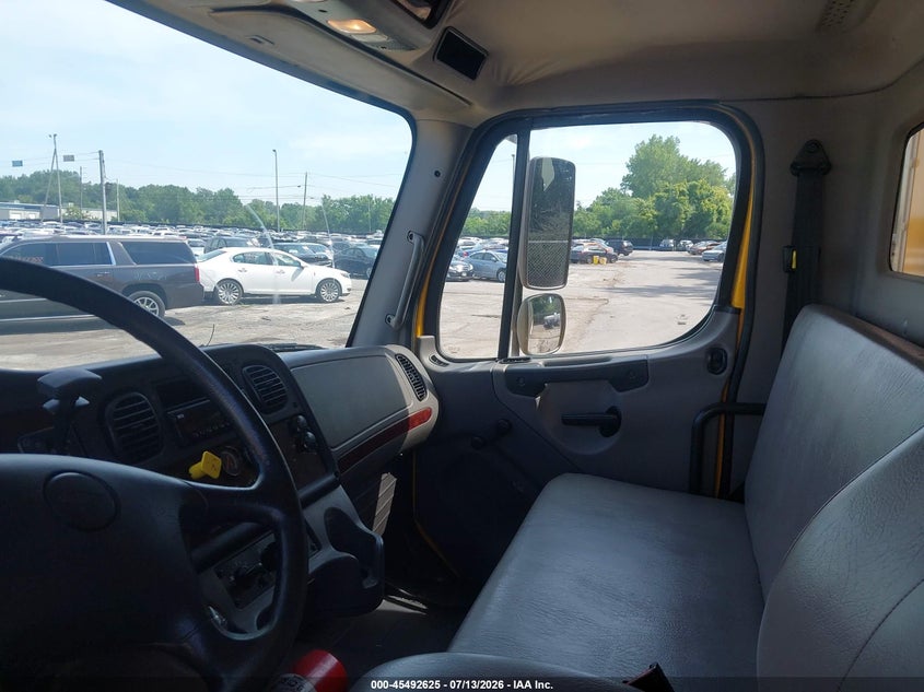 2019 Freightliner M2 106 VIN 3ALACWFC7KDKB8995 IAAI salvage auction — REPOSSESSION, Clear (California), sold $10,600 on 2026-07-22 (photo 7)
