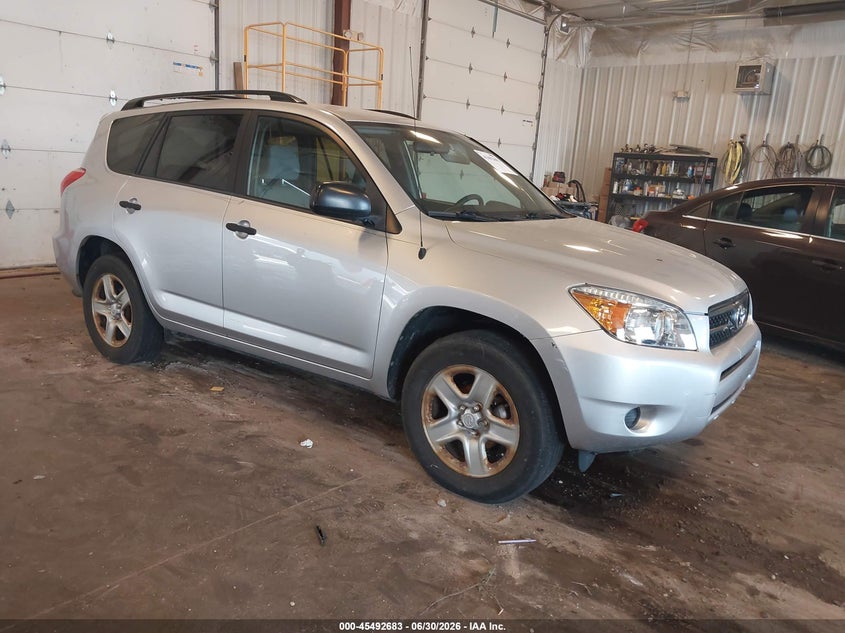 2007 Toyota Rav4 VIN JTMBD33V176046837 IAAI salvage auction — NORMAL WEAR, Clear (Michigan), sold $325 on 2026-07-21 (photo 1)