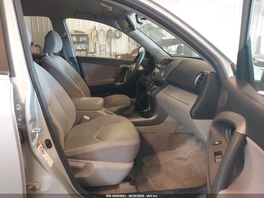 2007 Toyota Rav4 VIN JTMBD33V176046837 IAAI salvage auction — NORMAL WEAR, Clear (Michigan), sold $325 on 2026-07-21 (photo 5)