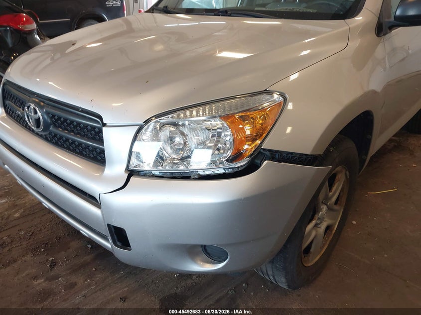 2007 Toyota Rav4 VIN JTMBD33V176046837 IAAI salvage auction — NORMAL WEAR, Clear (Michigan), sold $325 on 2026-07-21 (photo 6)